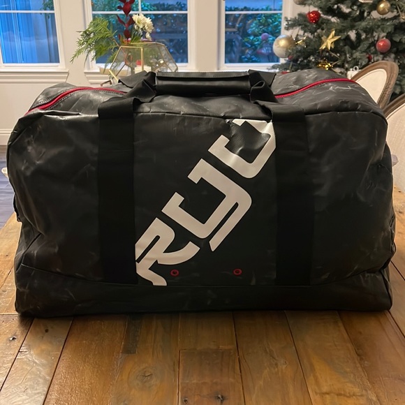 Ryu Bags Ryu Duffel Black With Red Zipper And White Logo Nwot Large